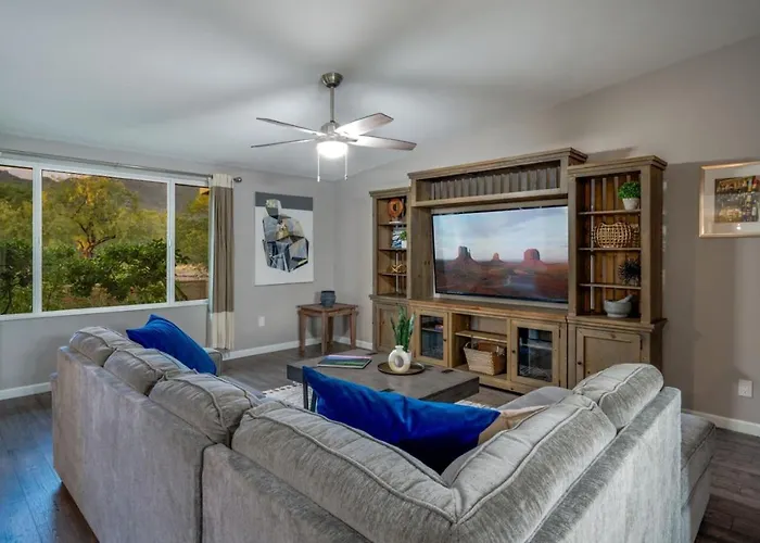 Backyard Oasis, Big 360-degree Views, 3 Bedroom 2 Ba Holiday home Tucson
