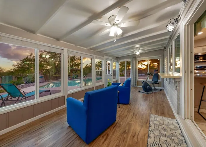 Backyard Oasis, Big 360-degree Views, 3 Bedroom 2 Ba Holiday home Tucson