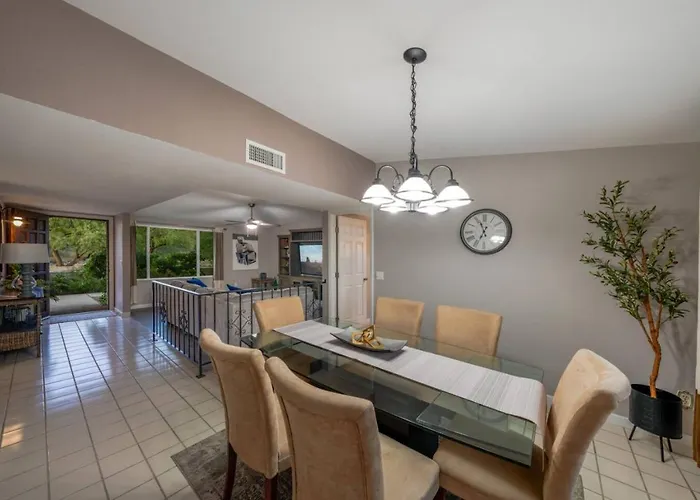 Holiday home Backyard Oasis, Big 360-degree Views, 3 Bedroom 2 Ba