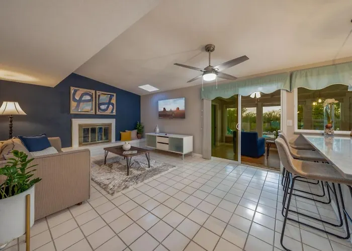 Holiday home Backyard Oasis, Big 360-degree Views, 3 Bedroom 2 Ba