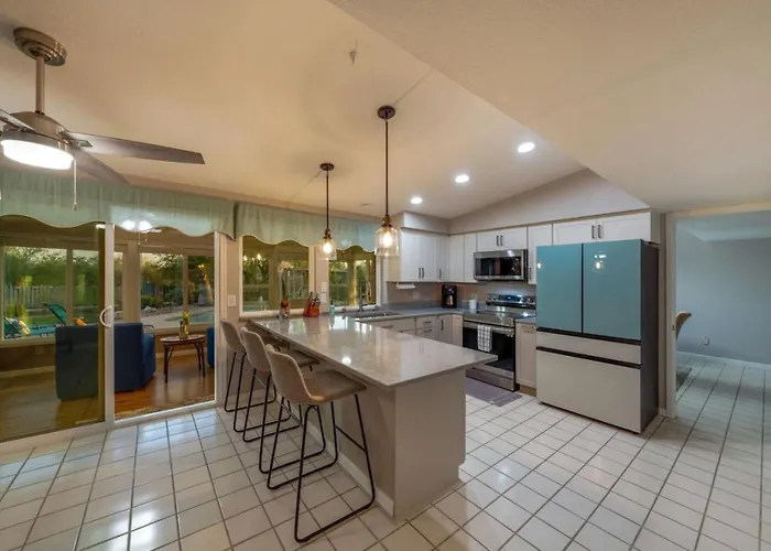 Backyard Oasis, Big 360-degree Views, 3 Bedroom 2 Ba Tucson