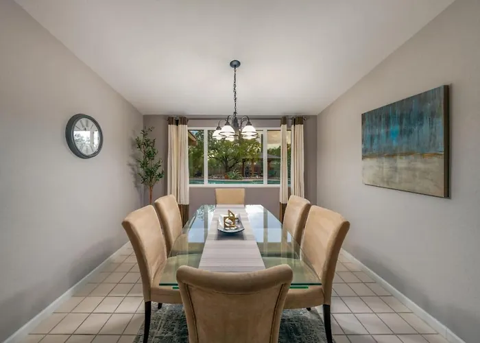 Backyard Oasis, Big 360-degree Views, 3 Bedroom 2 Ba Holiday home
