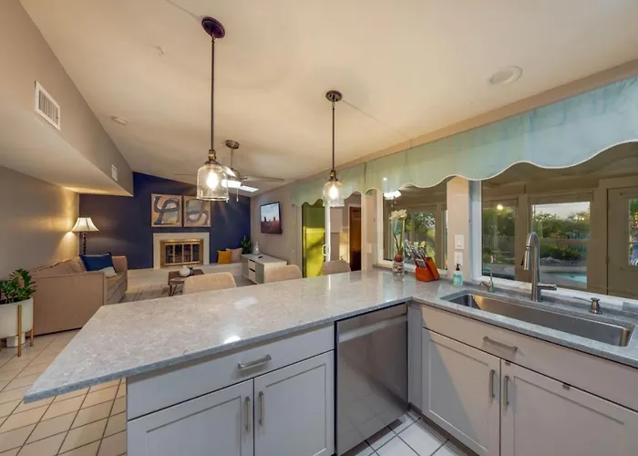 Backyard Oasis, Big 360-degree Views, 3 Bedroom 2 Ba Holiday home *