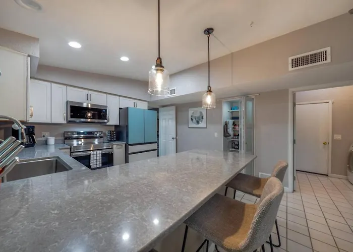 Holiday home Backyard Oasis, Big 360-degree Views, 3 Bedroom 2 Ba Tucson