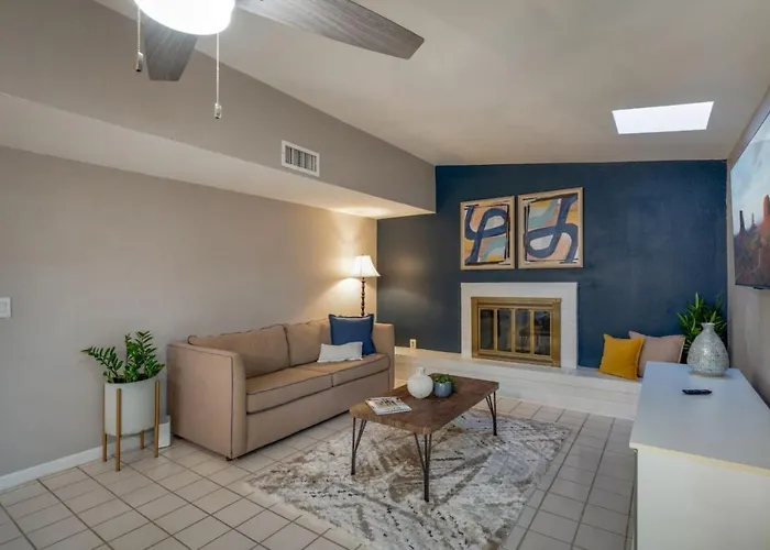Backyard Oasis, Big 360-degree Views, 3 Bedroom 2 Ba *